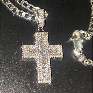 CURB .925 STERLING SILVER
NECKCHAIN PAVE ENCRUSTED CROSS
NEW !!